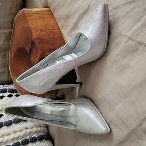 Qupid Metallic Silver, Reptile Embossed Stiletto Heel Point Toe Pump 7.5 M